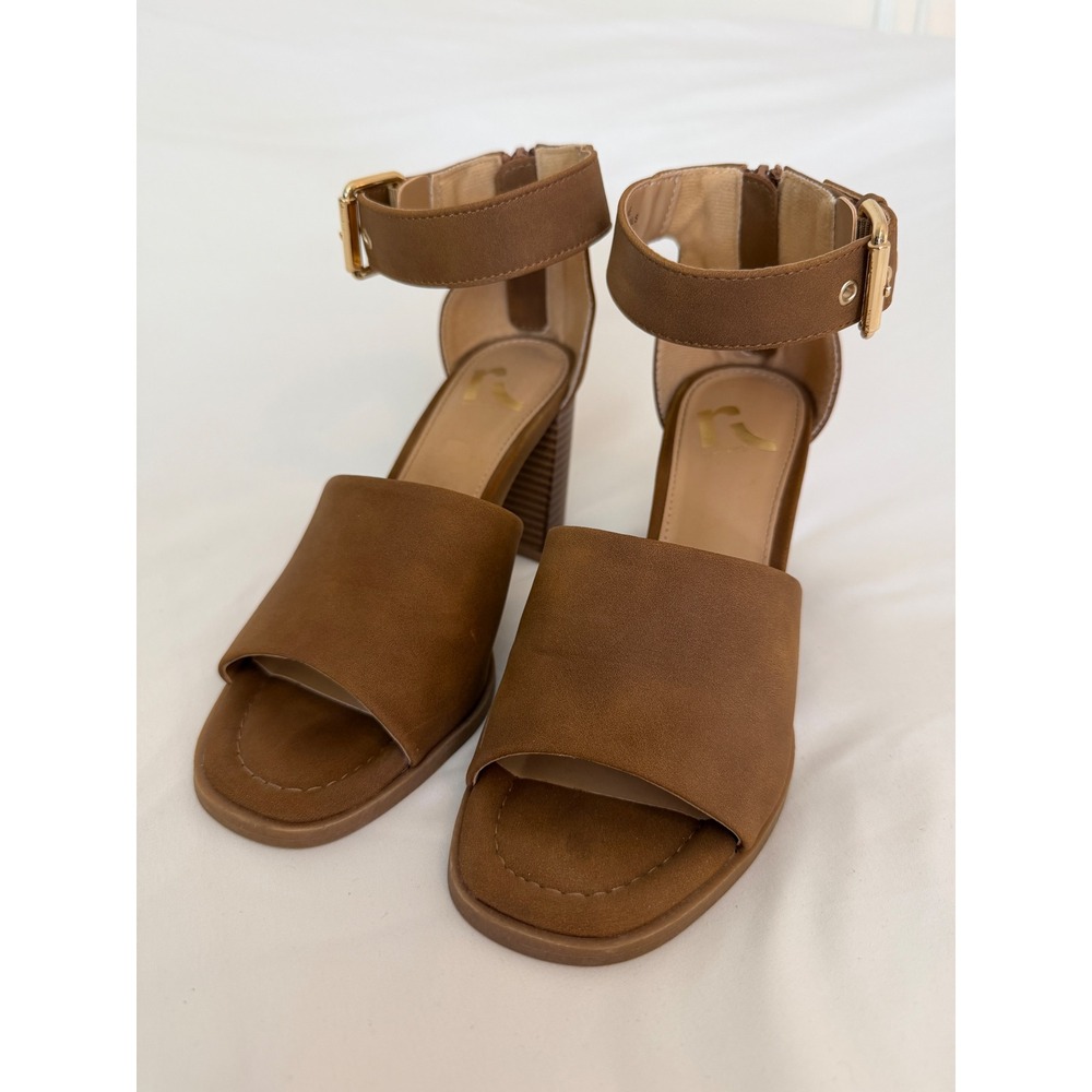 Report Carinae Cognac Brown Ankle Strap Block Heel Sandals Womens 6M Gold Buckle
